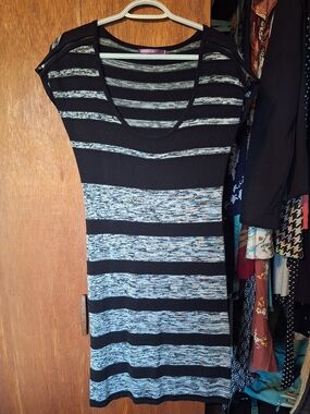 Smart Set Black and Heathered Grey Striped Knit Tunic Dress